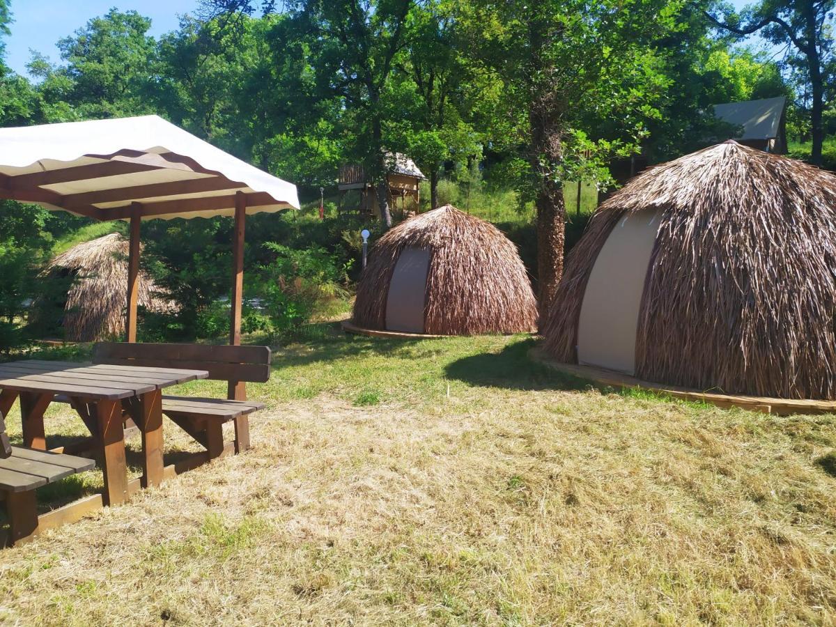 Camping Domaine De Senaud 阿尔邦 外观 照片