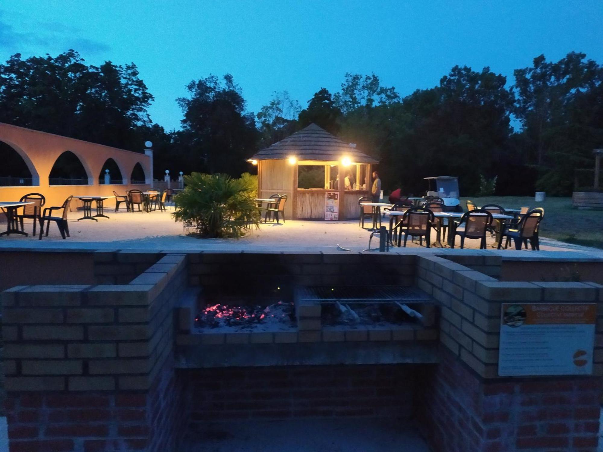 Camping Domaine De Senaud 阿尔邦 外观 照片
