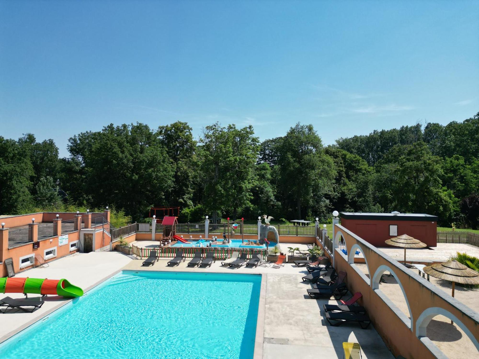 Camping Domaine De Senaud 阿尔邦 外观 照片