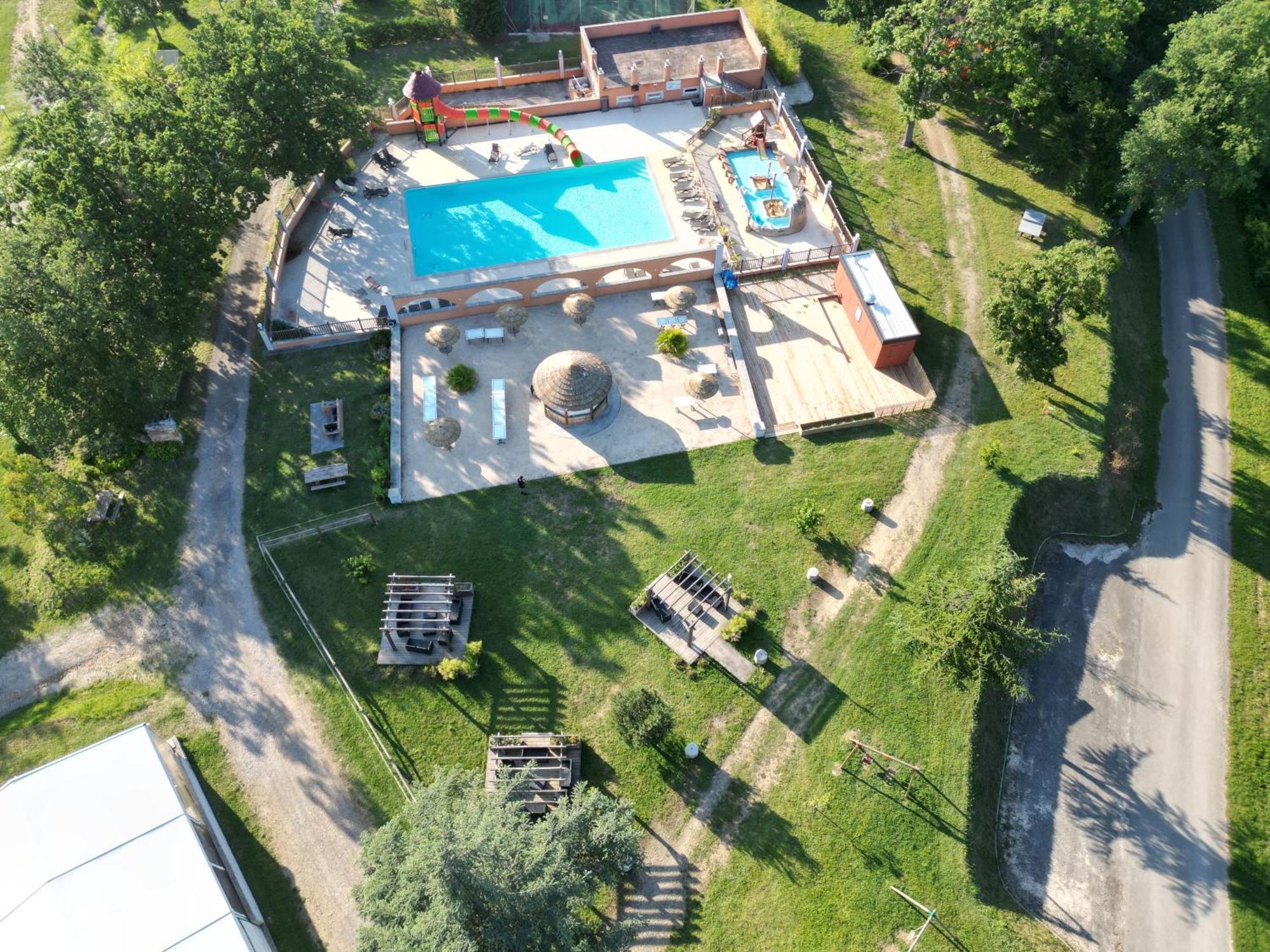 Camping Domaine De Senaud 阿尔邦 外观 照片