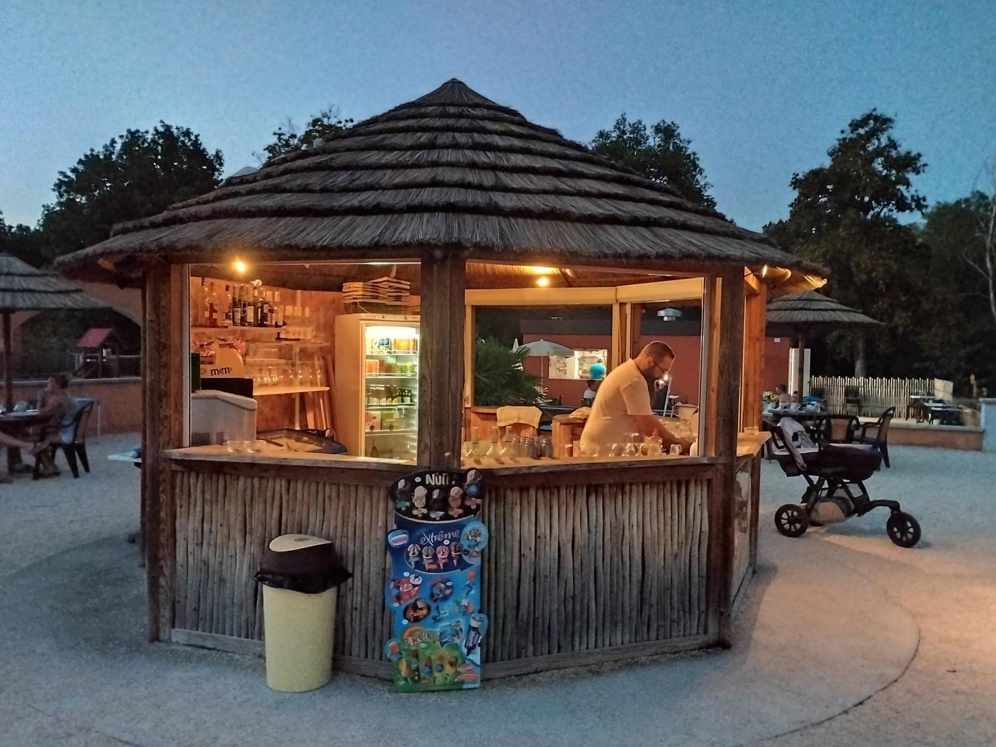 Camping Domaine De Senaud 阿尔邦 外观 照片